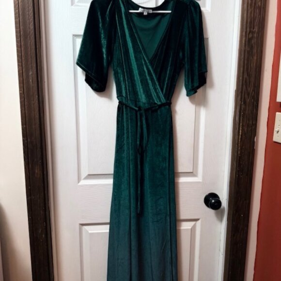 Baltic Born gorgeous Meghan emerald green velvet maxi dress, size L. - Picture 3 of 3